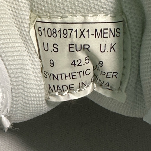 Levis man sneakers very good condition size 9 - Picture 6 of 6